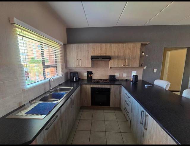 2 BEDROOM PROPERTY TO RENT IN WILGEHEUWEL